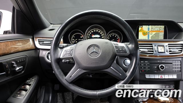 Mercedes-Benz E-Class E300 Elegance