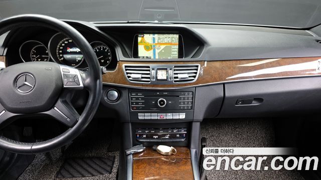 Mercedes-Benz E-Class E300 Elegance
