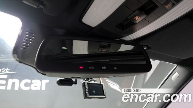 Mercedes-Benz E-Class E300 Elegance