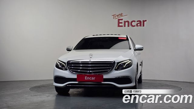 Mercedes-Benz E-Class E300 4MATIC Exclusive