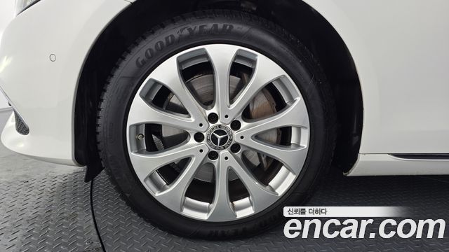 Mercedes-Benz E-Class E300 4MATIC Exclusive