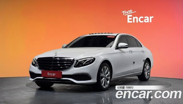 Mercedes-Benz E-Class E300 4MATIC Exclusive