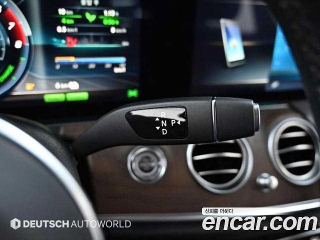 Mercedes-Benz E-Class E300e 4MATIC Exclusive
