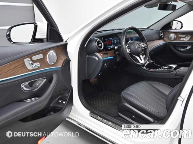 Mercedes-Benz E-Class E300e 4MATIC Exclusive