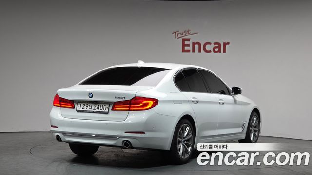 BMW 5-Series 520i Luxury