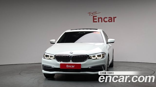 BMW 5-Series 520i Luxury