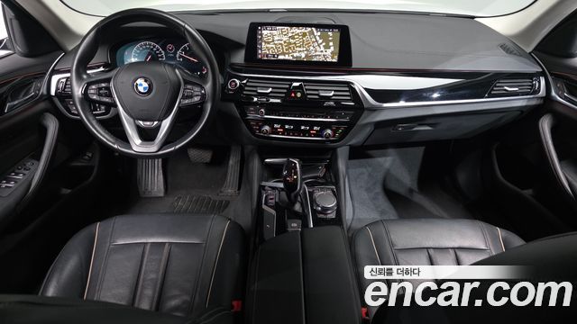BMW 5-Series 520i Luxury