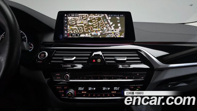 BMW 5-Series 520i Luxury