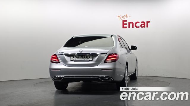 Mercedes-Benz E-Class E300 Exclusive