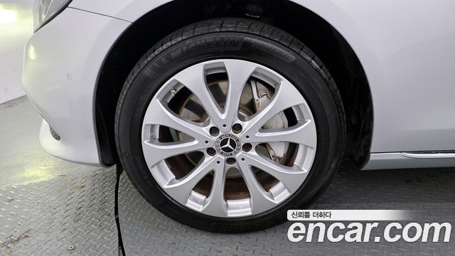 Mercedes-Benz E-Class E300 Exclusive