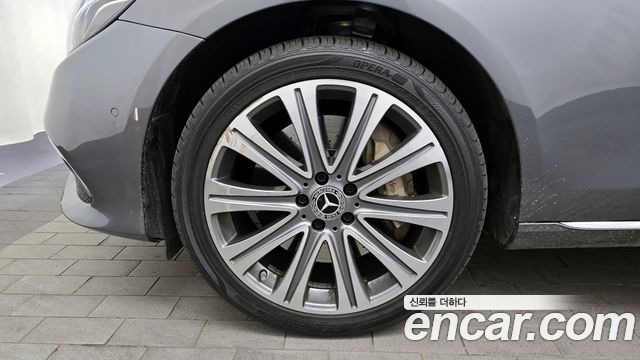 Mercedes-Benz E-Class E450 4MATIC Exclusive