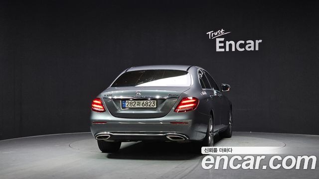 Mercedes-Benz E-Class E300 4MATIC Avnatgarde