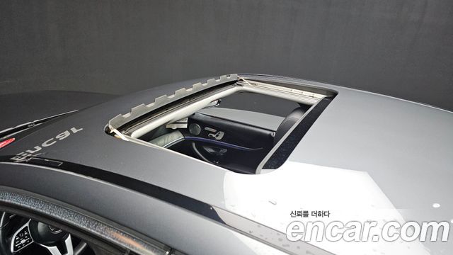 Mercedes-Benz E-Class E300 4MATIC Avnatgarde