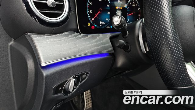 Mercedes-Benz E-Class E350 4MATIC AMG Line