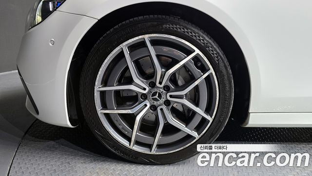 Mercedes-Benz E-Class E220d 4MATIC AMG Line