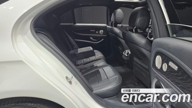Mercedes-Benz E-Class E220d 4MATIC AMG Line