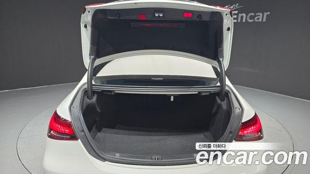 Mercedes-Benz E-Class E220d 4MATIC AMG Line