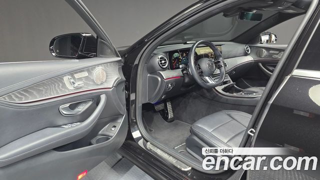 Mercedes-Benz E-Class E350 4MATIC AMG Line