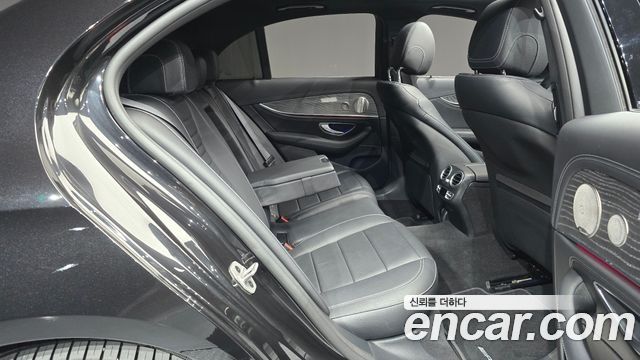 Mercedes-Benz E-Class E350 4MATIC AMG Line