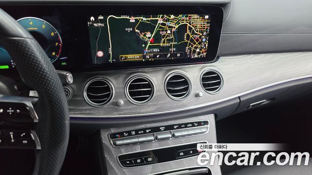 Mercedes-Benz E-Class E350 4MATIC AMG Line