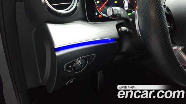 Mercedes-Benz E-Class E350 4MATIC AMG Line