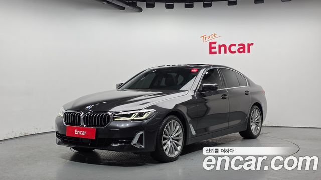 BMW 5-Series 530i xDrive Luxury