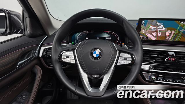BMW 5-Series 530i xDrive Luxury