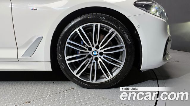 BMW 5-Series 530i xDrive M Sport Package Plus