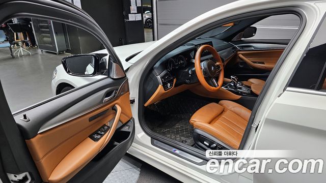 BMW 5-Series 520d M Sport package