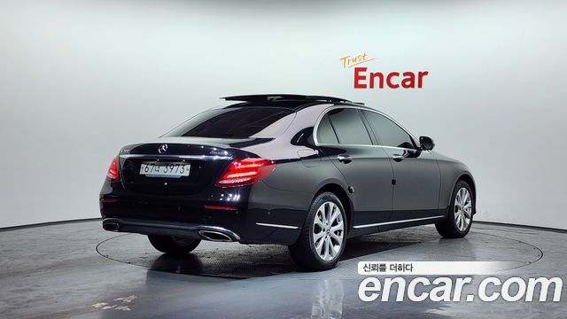 Mercedes-Benz E-Class E300 4MATIC Exclusive