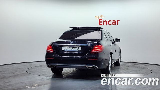 Mercedes-Benz E-Class E300 4MATIC Exclusive