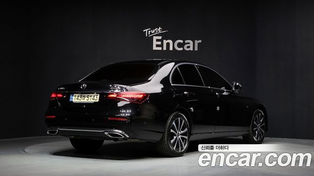 Mercedes-Benz E-Class E300e 4MATIC Exclusive