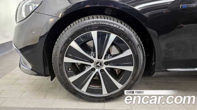 Mercedes-Benz E-Class E300e 4MATIC Exclusive