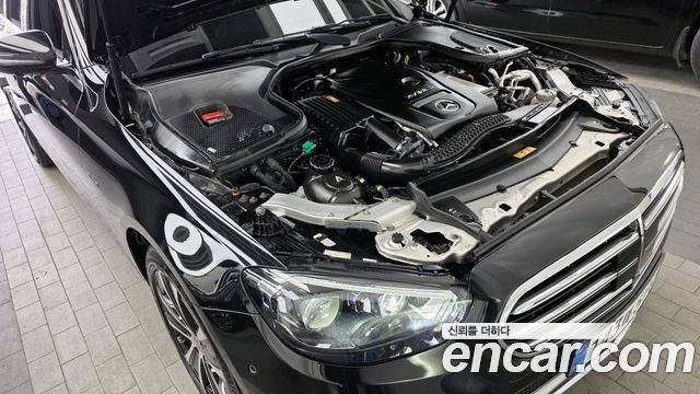 Mercedes-Benz E-Class E300e 4MATIC Exclusive
