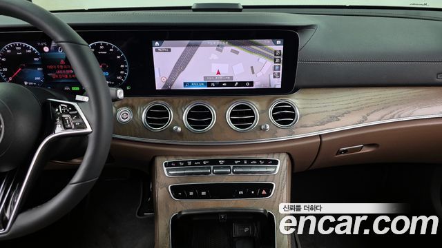 Mercedes-Benz E-Class E300e 4MATIC Exclusive