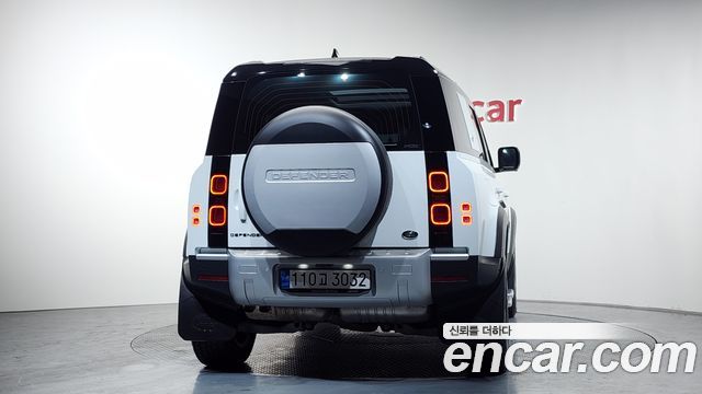 Land Rover Defender 110 D250 SE