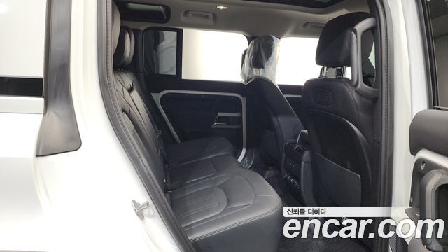 Land Rover Defender 110 D250 SE