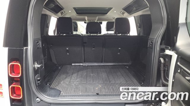 Land Rover Defender 110 D250 SE