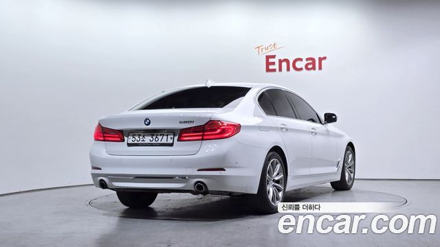 BMW 5-Series 520i Luxury