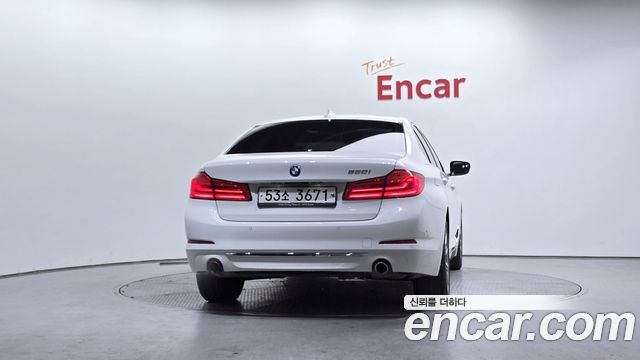 BMW 5-Series 520i Luxury