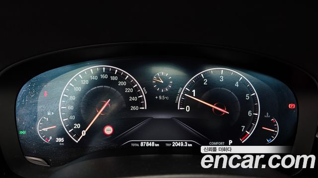 BMW 5-Series 520i Luxury