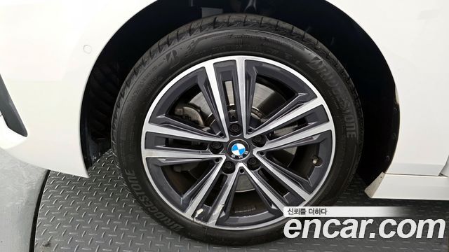 BMW 2-Series 220i Advantage