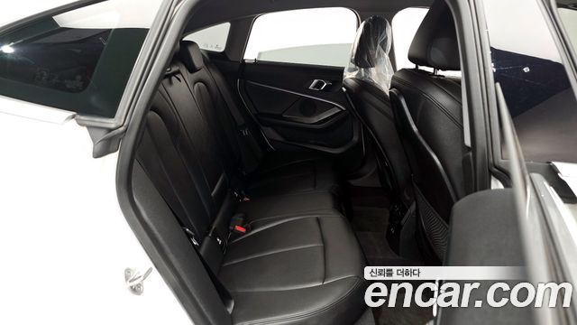 BMW 2-Series 220i Advantage