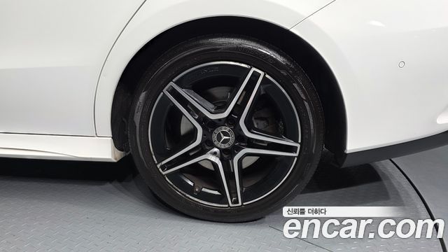 Mercedes-Benz CLA-Class CLA250 4MATIC