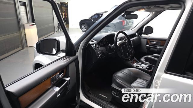 Land Rover Discovery 3.0 SDV6 SE