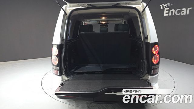 Land Rover Discovery 3.0 SDV6 SE