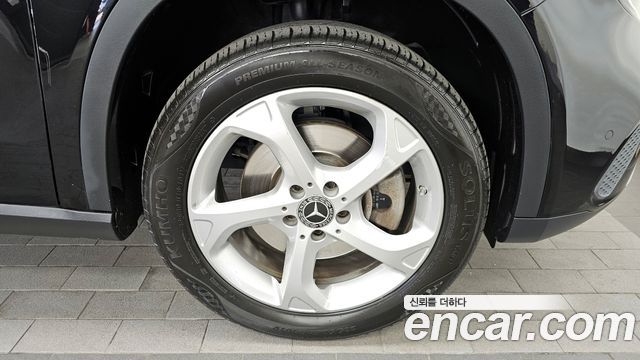 Mercedes-Benz GLA-Class GLA220