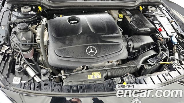 Mercedes-Benz GLA-Class GLA220