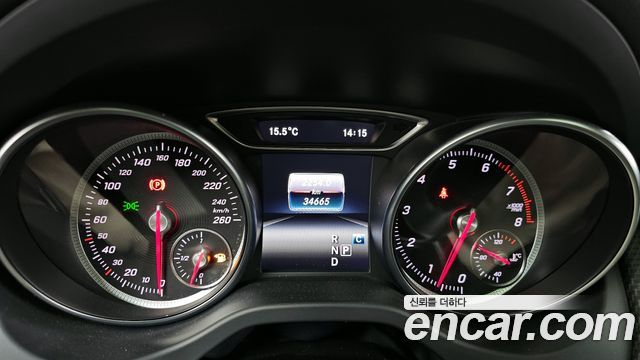 Mercedes-Benz GLA-Class GLA220