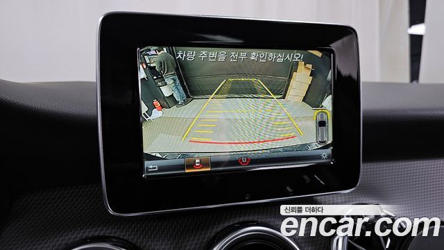 Mercedes-Benz GLA-Class GLA220